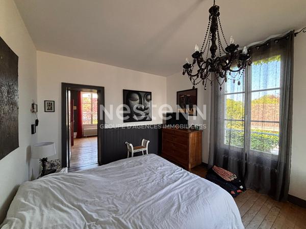 TRES BELLE MAISON FAMILIALE A DEUX PAS DU CENTRE DE LA FLECHE