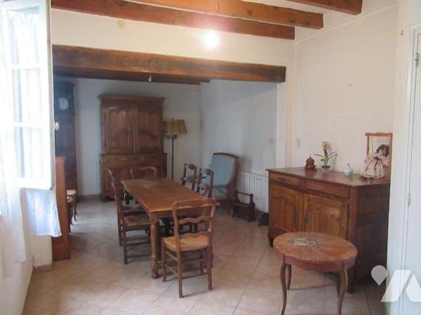 A Vendre à Pont sainte Marie dans environnement de qualité. A découvrir cette maison de 1920 d'...