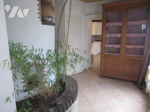 A Vendre à Pont sainte Marie dans environnement de qualité. A découvrir cette maison de 1920 d'...