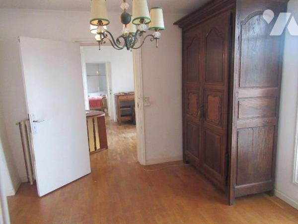 A Vendre à Pont sainte Marie dans environnement de qualité. A découvrir cette maison de 1920 d'...