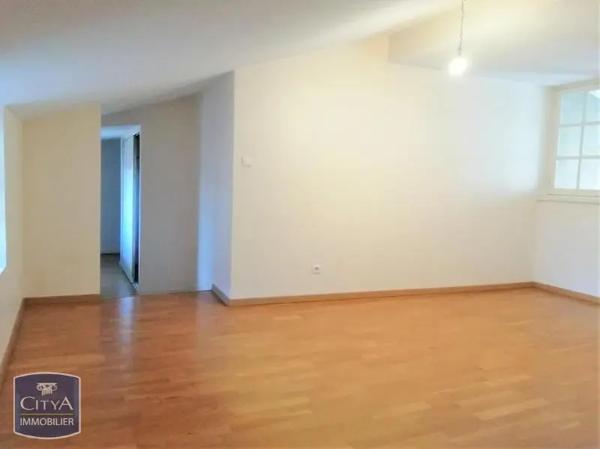 Appartement à louer 4 pièces 135m² Pamiers (09100)