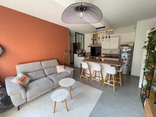 Appartement T3 contemporain, terrasse, cellier et parking,  
La rochelle 17000