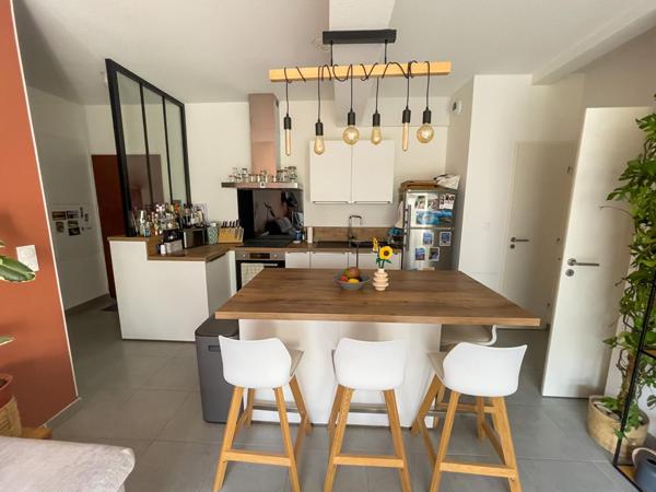 Appartement T3 contemporain, terrasse, cellier et parking,  
La rochelle 17000