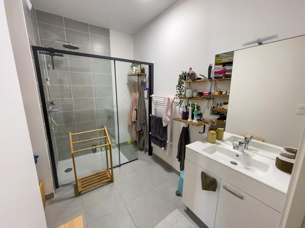 Appartement T3 contemporain, terrasse, cellier et parking,  
La rochelle 17000