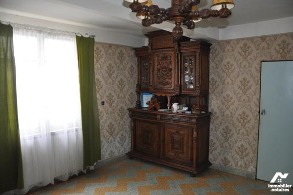 AURIGNAC à 10kms, ancienne ferme à rénover nombreuses dépendances sur près de 3 hectares : 230.000 €