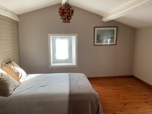 MAGNIFIQUE MAISON FAMILIALE DE 4 CHAMBRES POSSIBILITE PLUS ET STUDIO A NIORT !