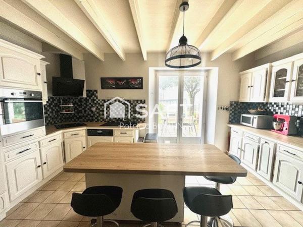 MAGNIFIQUE MAISON FAMILIALE DE 4 CHAMBRES POSSIBILITE PLUS ET STUDIO A NIORT !