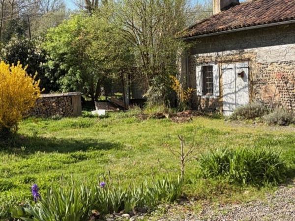 Proche PLAISANCE DU GERS (32), BELLE MAISON XIX, 200m2 dont 140 habitables, sur jardin clos de murs et de haies de 1600m2
