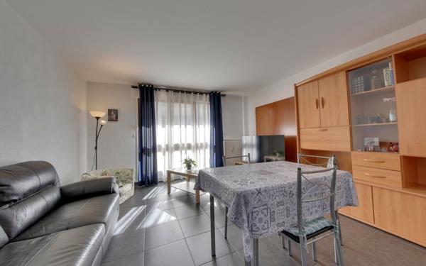 Appartement à vendre    3 pièces • 72,57 m2 Le Blanc-Mesnil