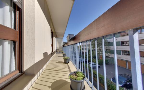 Appartement à vendre    3 pièces • 72,57 m2 Le Blanc-Mesnil