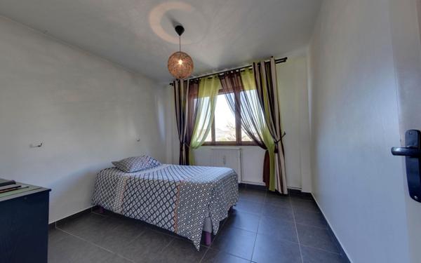 Appartement à vendre    3 pièces • 72,57 m2 Le Blanc-Mesnil