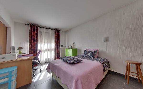 Appartement à vendre    3 pièces • 72,57 m2 Le Blanc-Mesnil