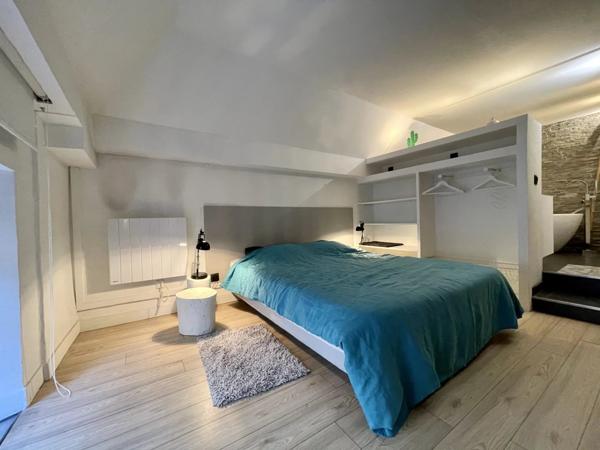 T1 BIS – QUAI ST ANTOINE