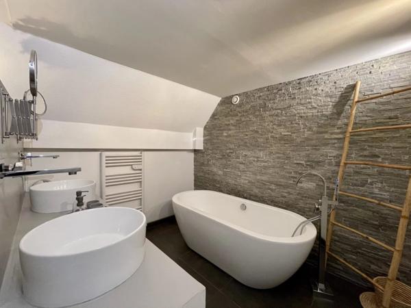 T1 BIS – QUAI ST ANTOINE