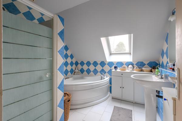 MAISON 7 PIECES -135 M² - BRECHAMPS 28 Nogent-le-Roi (28210)