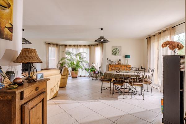 MAISON 7 PIECES -135 M² - BRECHAMPS 28 Nogent-le-Roi (28210)