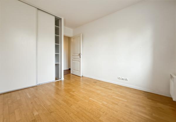 Saint-Germain-en-Laye (78100) A 5 minutes à pied du Tram 13 - Appartement 87 m² 3 ch, terrasse 15m² + 2 parking et 1 cave