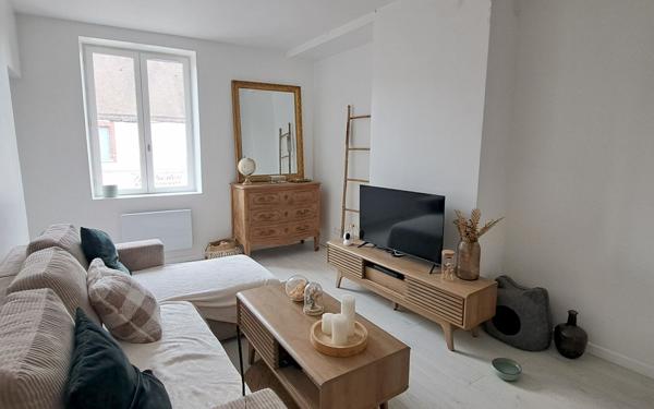 Appartement à louer    3 pièces • 53 m2 Montbouy