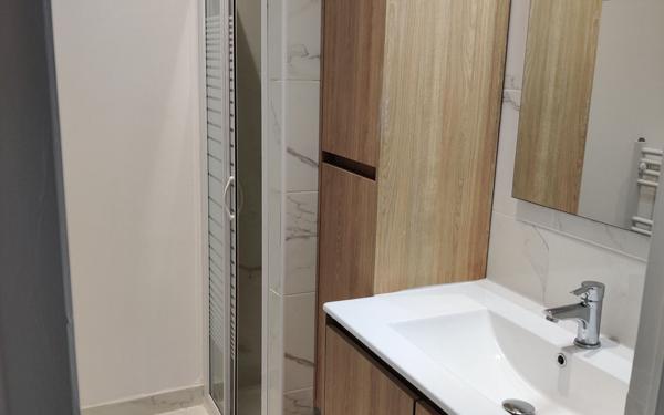 Appartement à louer    3 pièces • 53 m2 Montbouy