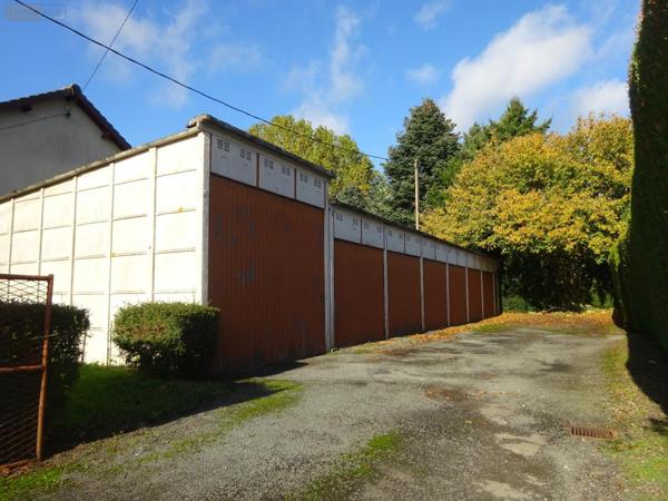Garage fermé à louer à Nogent-le-Rotrou dans l'Eure-et-Loir (28400), ref : LOC NOG 911
