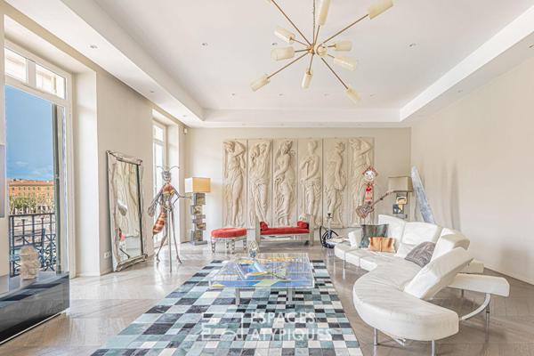 L’Horizon Souverain : Loft entre Ciel et Histoire au Port de Nice