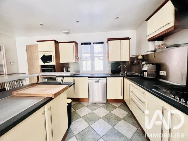 Maison à vendre 6 pièces 123 m² Saint-Maximin-la-Sainte-Baume