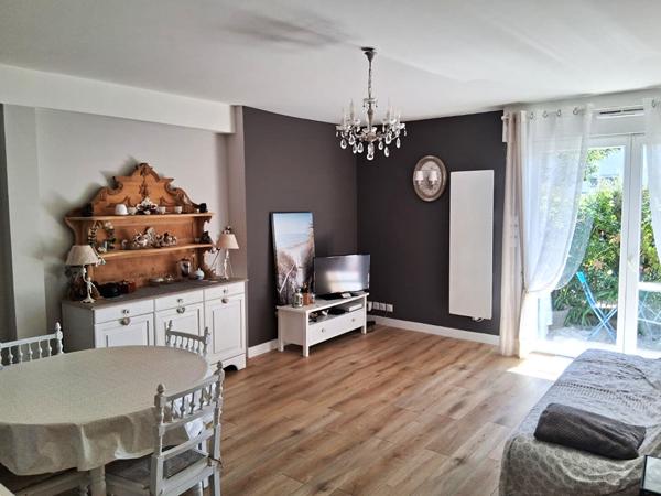 Appartement à vendre à Vannes secteur Gare Hôpital Grand T3  de 70 m² Parking Terrasse