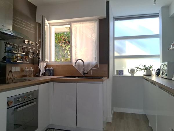 Appartement à vendre à Vannes secteur Gare Hôpital Grand T3  de 70 m² Parking Terrasse