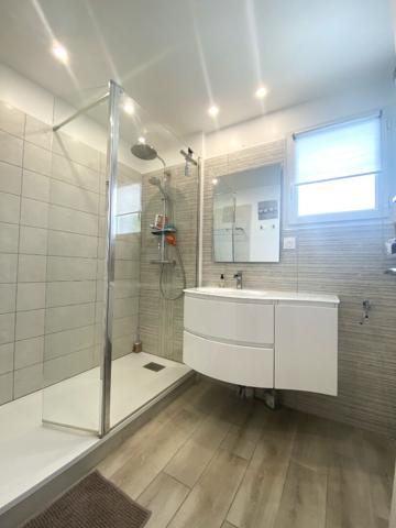 Appartement à vendre à Vannes secteur Gare Hôpital Grand T3  de 70 m² Parking Terrasse
