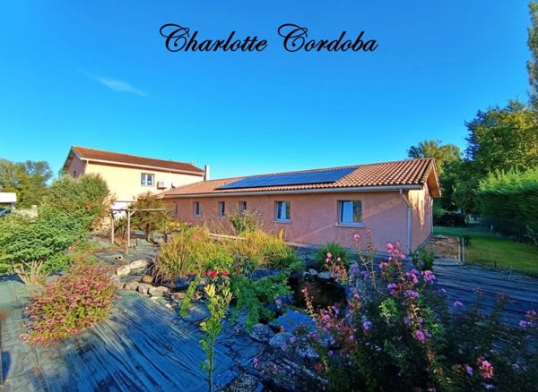 BAISSE DE PRIX : Grande maison familiale contemporaine 4 chambres avec piscine intérieure