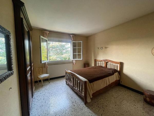 En exclusivité au quartier du Bas Brésis, grande maison d'architecte disposant de 2 logements , terrain constructible quart