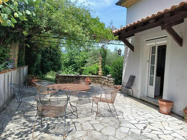 En exclusivité au quartier du Bas Brésis, grande maison d'architecte disposant de 2 logements , terrain constructible quart