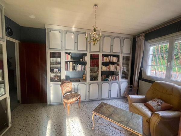 En exclusivité au quartier du Bas Brésis, grande maison d'architecte disposant de 2 logements , terrain constructible quart