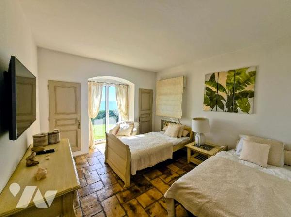 Sainte-Maxime – Villa d’exception avec vue mer au cœur du Domaine de Souvenance