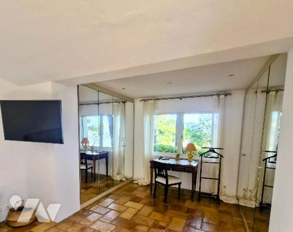 Sainte-Maxime – Villa d’exception avec vue mer au cœur du Domaine de Souvenance