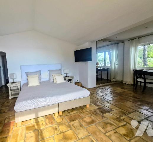Sainte-Maxime – Villa d’exception avec vue mer au cœur du Domaine de Souvenance