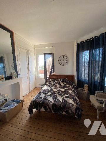 En vente immeuble composé d'un local commercial (café) et deux appartements à Coudekerque-Branche.