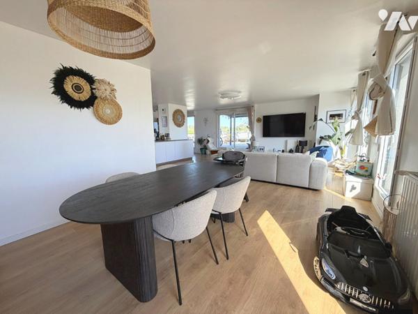 RARE T5 EN DERNIER ETAGE AVEC TERRASSE !