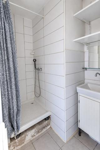 RUE AUGUSTE BLANQUI - STUDIO - LUMINOSITE, COEUR D'ILOT