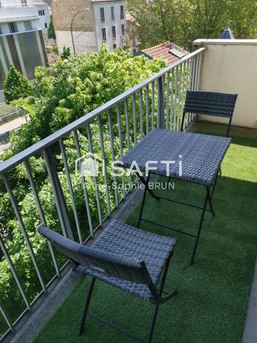 Studio lumineux, balcon, cave. Petite Garenne, Les Vallées.