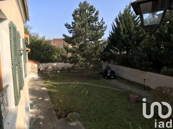 Maison traditionnelle 6 pièces de 125 m² à Le Raincy (93340)