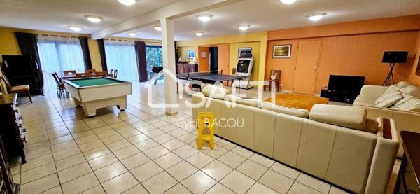 Appartement une pièce 24 m2 avec terrasse, parking, et cave