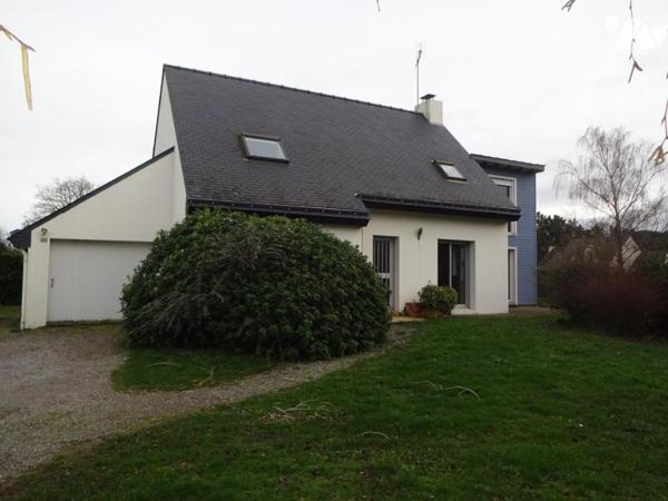 DONGES proche BESNE, Maison T4/T5, 154 m² SH, Pièce de vie 55m², Terrain 1174m² extension 50m² 2010.