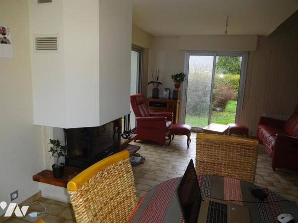 DONGES proche BESNE, Maison T4/T5, 154 m² SH, Pièce de vie 55m², Terrain 1174m² extension 50m² 2010.