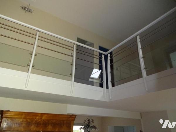 DONGES proche BESNE, Maison T4/T5, 154 m² SH, Pièce de vie 55m², Terrain 1174m² extension 50m² 2010.