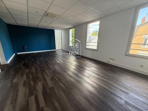 86100 CHATELLERAULT appartement / bureaux Chatellerault 5 pièce(s) 164.87 m2