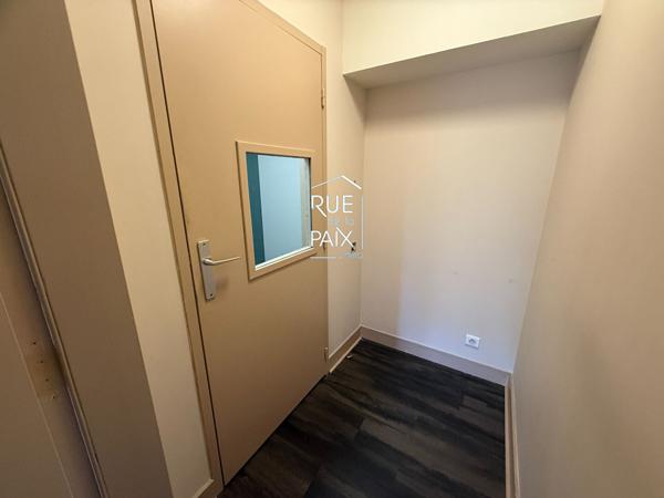 86100 CHATELLERAULT appartement / bureaux Chatellerault 5 pièce(s) 164.87 m2