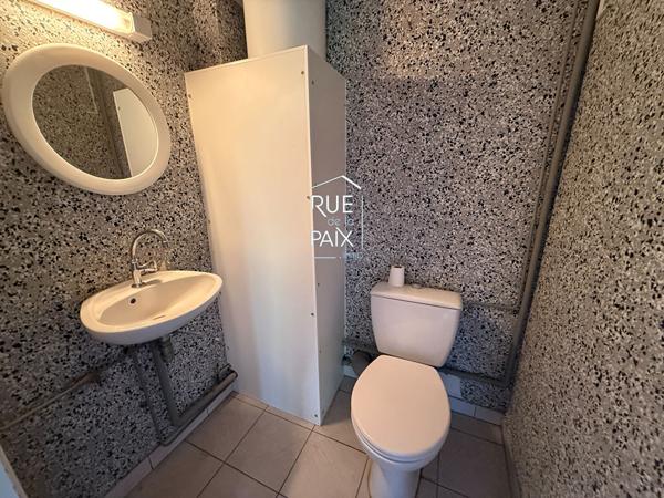 86100 CHATELLERAULT appartement / bureaux Chatellerault 5 pièce(s) 164.87 m2