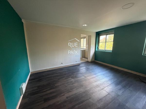 86100 CHATELLERAULT appartement / bureaux Chatellerault 5 pièce(s) 164.87 m2
