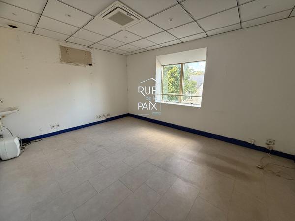 86100 CHATELLERAULT appartement / bureaux Chatellerault 5 pièce(s) 164.87 m2